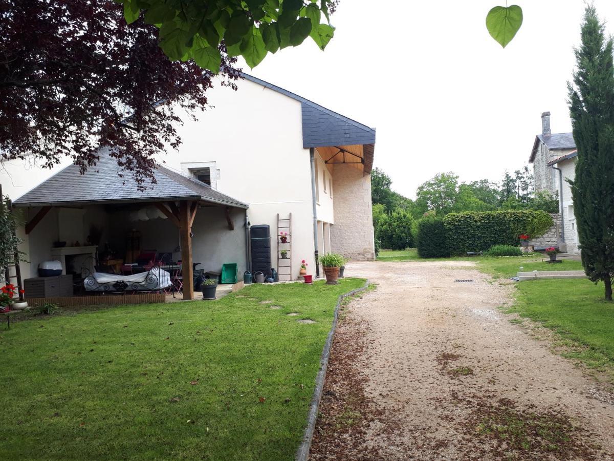 Gite Amanala Poitou Saint-Genest-d'Ambiere Exterior foto